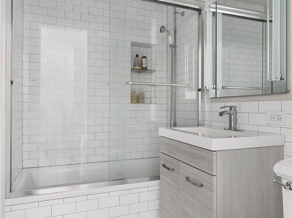 200 East 24th Street image 6 of 6