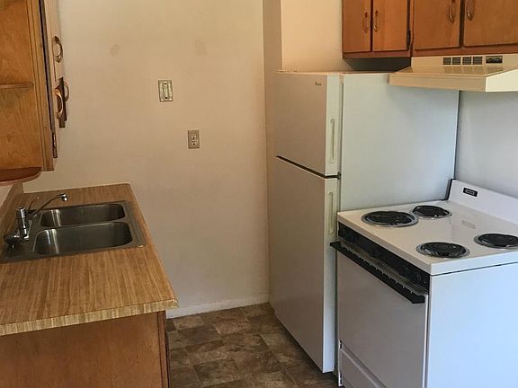5th image of 545 Burns Ave