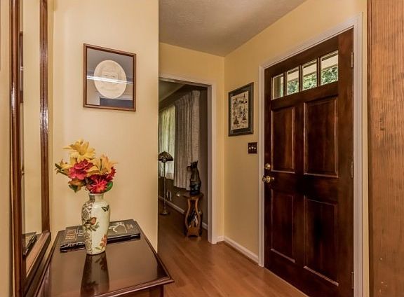 4th image of 4411 Parkview Dr