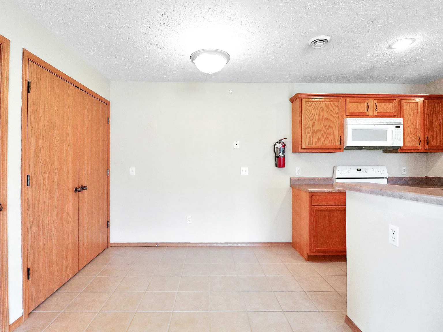 Golden Pond Apartments — Photo 2