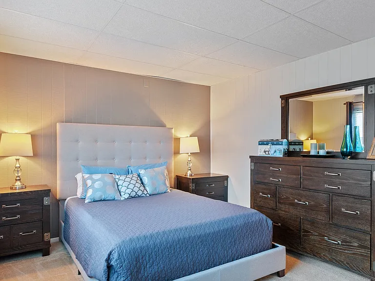 Oxford Manor Apartments and Townhomes — Photo 10