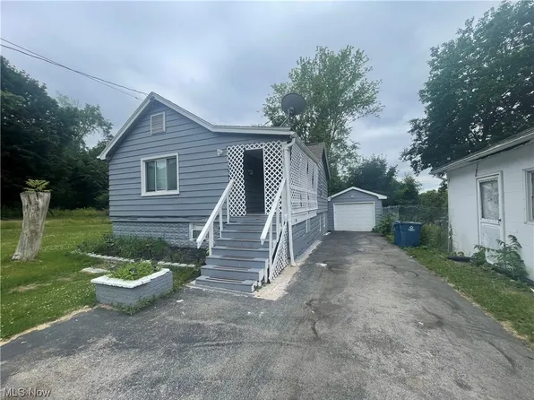 175 Gordon Ave, Campbell, OH 44405