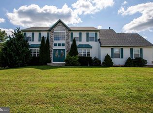 4 Hollybrook Dr, Sewell, NJ 08080