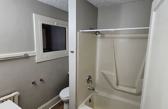 4th image of 46 Genesee St Unit 5
