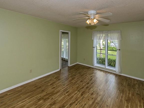 3rd image of 13938 Spanish Point Dr