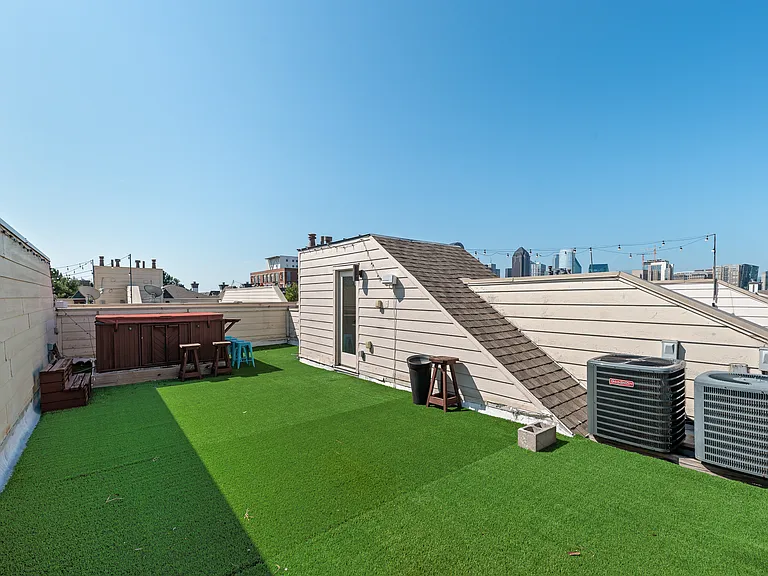 2411 N Hall St #5 — Photo 18