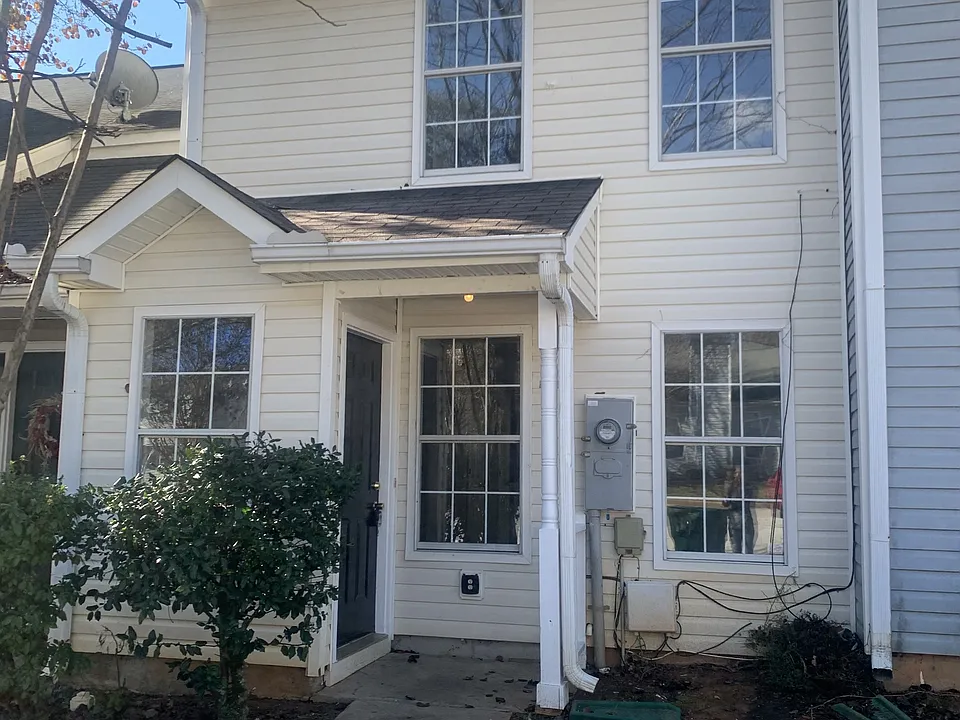 2347 Wellington Cir #1
