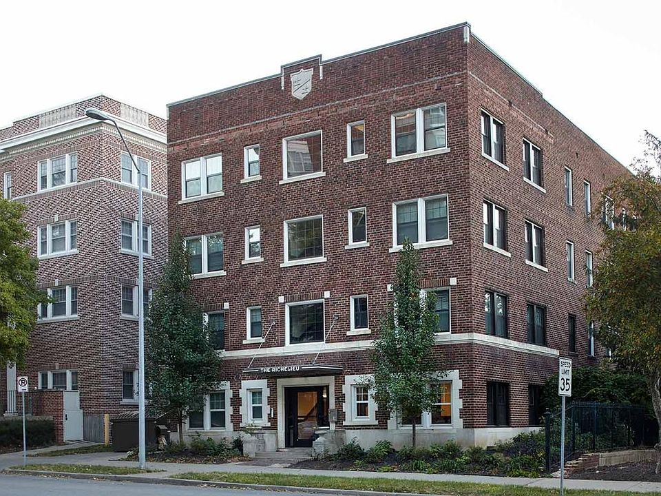 1st image of 405 E Armour Blvd #104