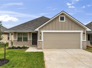 1216 Highgarden Dr, Navasota, TX 77868