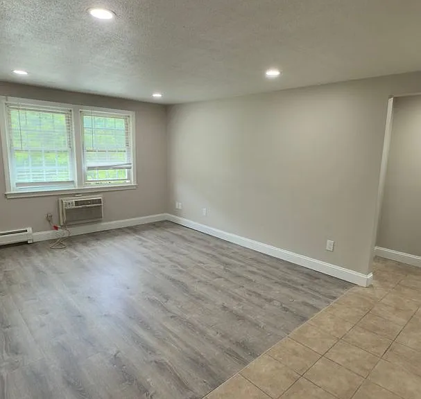 Ridgewood Apartments Gardner — Photo 45