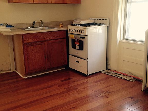 3rd image of 3020 46th St