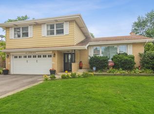 1022 Crimson Dr, Wheeling, IL 60090