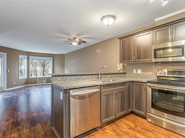2733 Riffington Pl #102, West Kelowna, BC V1Z 3L1