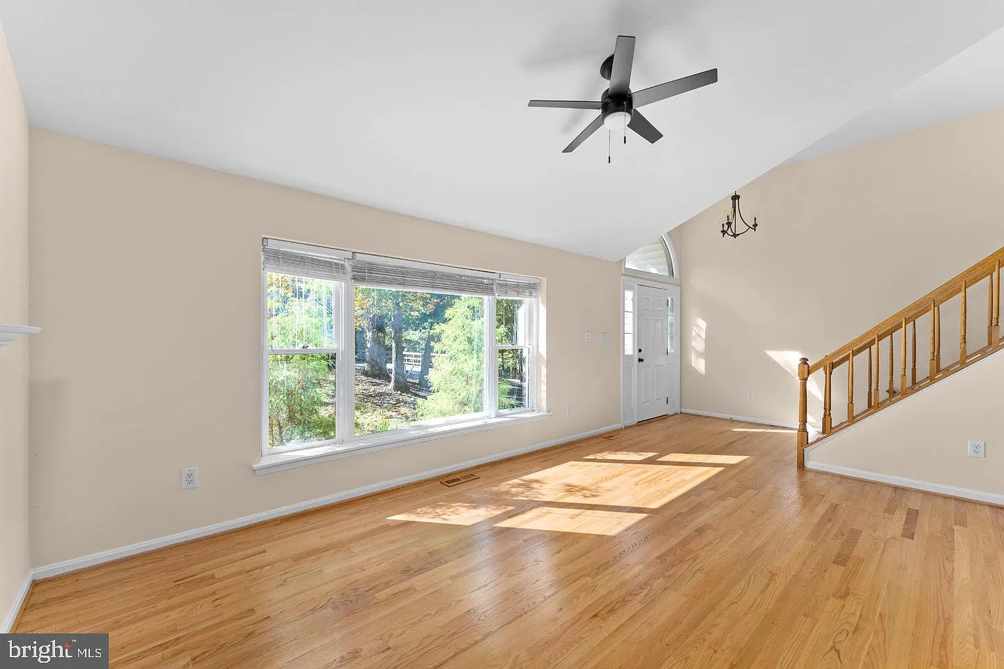 4 bed, 3.0 bath, 2376 sqft, $3,100 — Photo 4