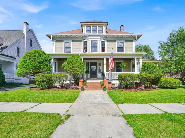 111 Magnolia Ter, Springfield, MA 01108