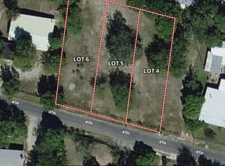 221 W 4th St, Ingram, TX 78025