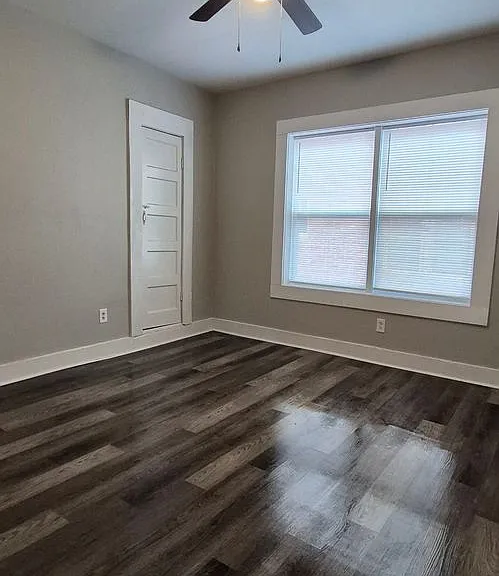 2420 Linden Ave — Photo 7