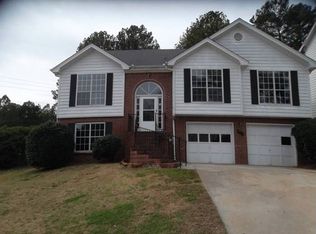 870 Burns Walk Ct, Lilburn, GA 30047