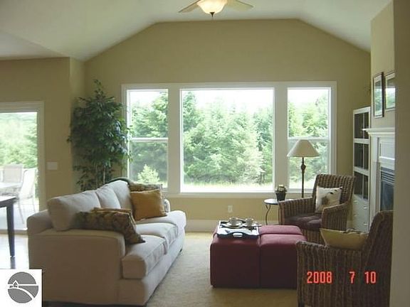 3rd image of 10739 Shrewbury Rd