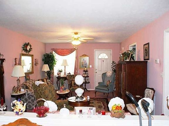 3rd image of 48 River Oaks Trce