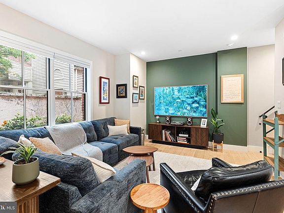 3rd image of 1215 Addison Walk