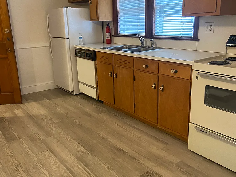 304 Bloomfield St #2 — Photo 5