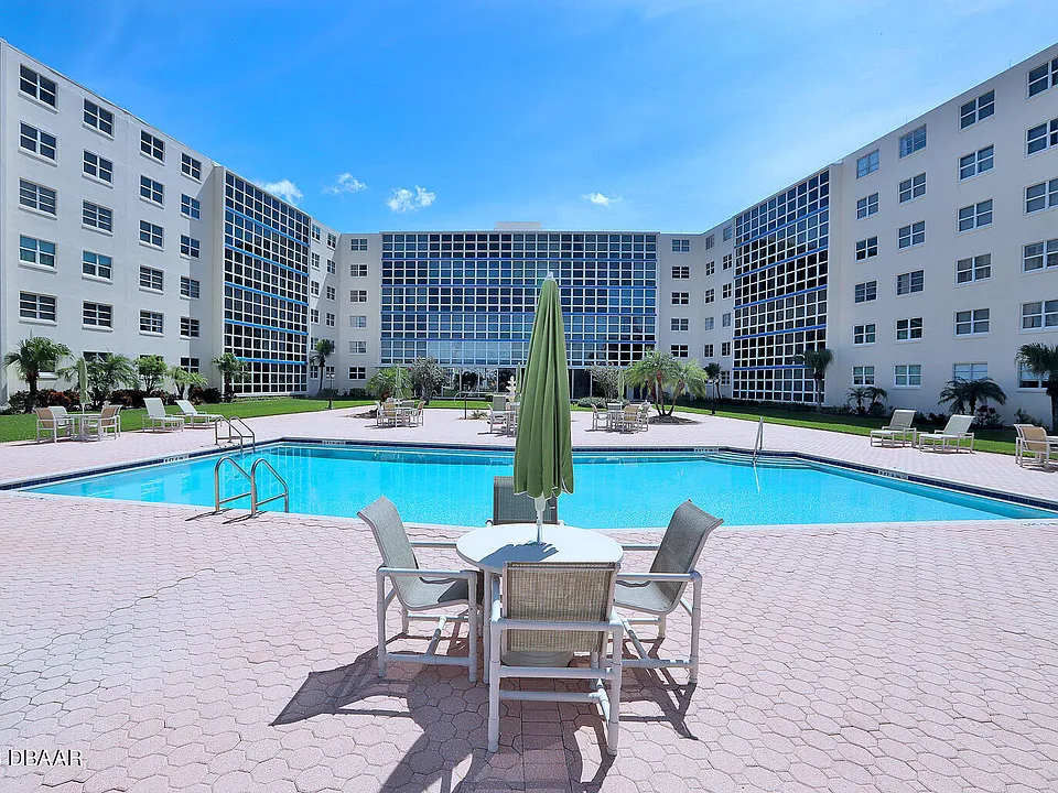 1224 S Peninsula Dr #102