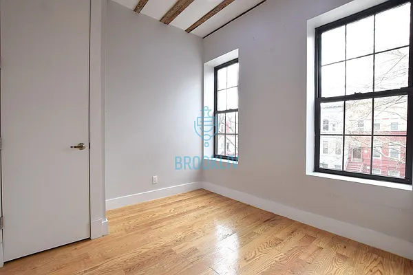 Rented by null | media 4