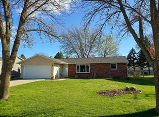 1491 Mohican Ct, Ashwaubenon, WI 54313