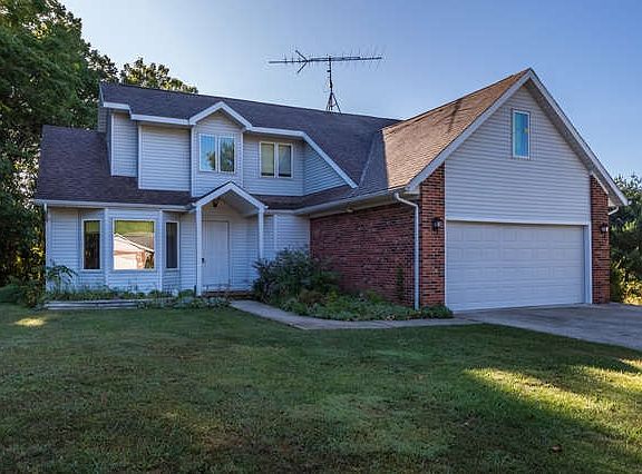 2nd image of 3390 Hillside Ct