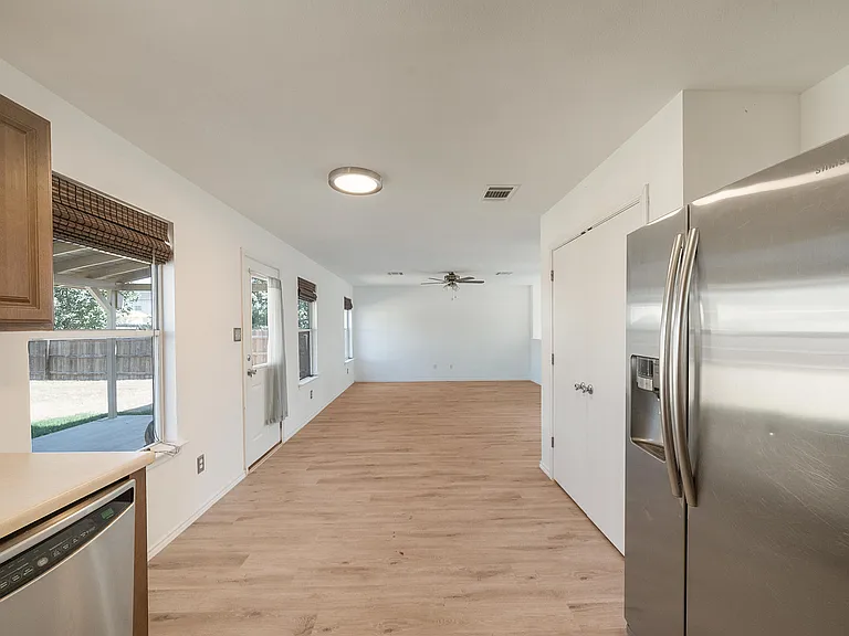 314 Phillips St — Photo 10