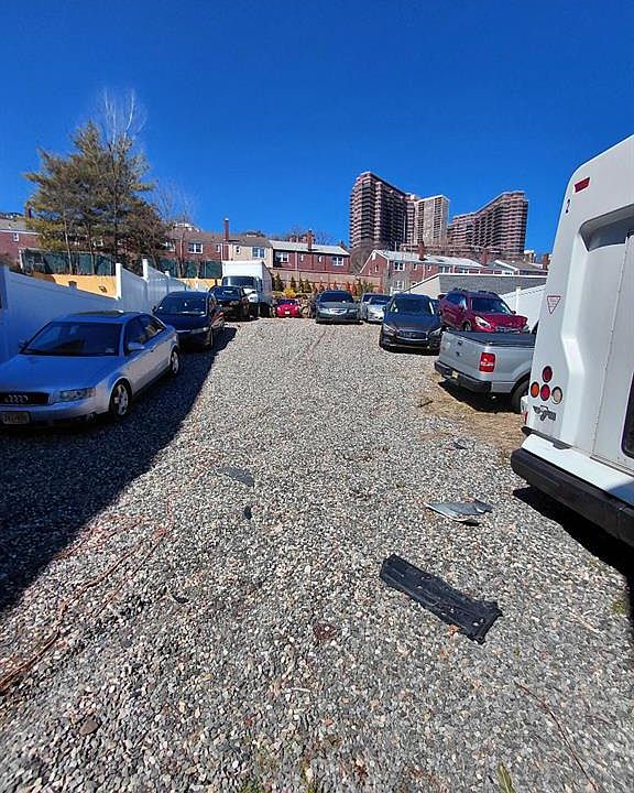 1st image of 830 River Rd