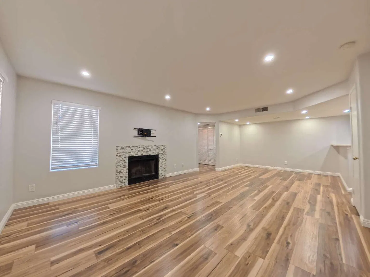 2 bed, 2.0 bath, 1072 sqft, $1,450 — Photo 2