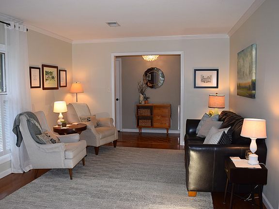 5th image of 8129 Kingsdale Dr