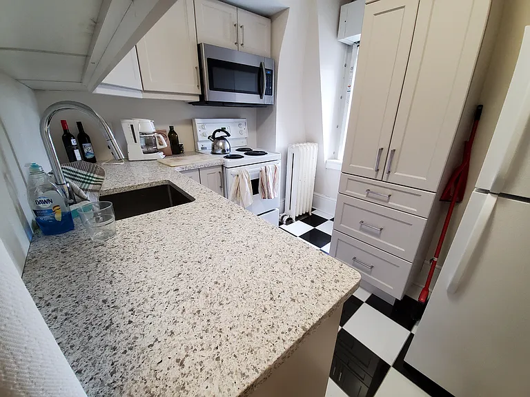 174 Earl St #8 — Photo 18