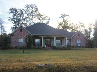 1713 Turning Leaf Trl, Haughton, LA 71037