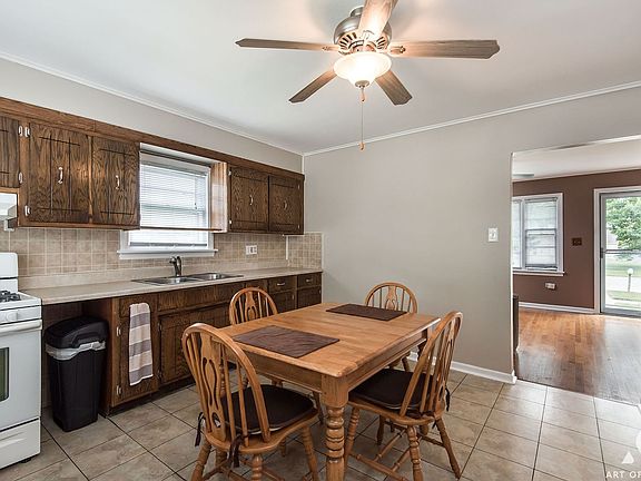 3rd image of 5838 W 91st St