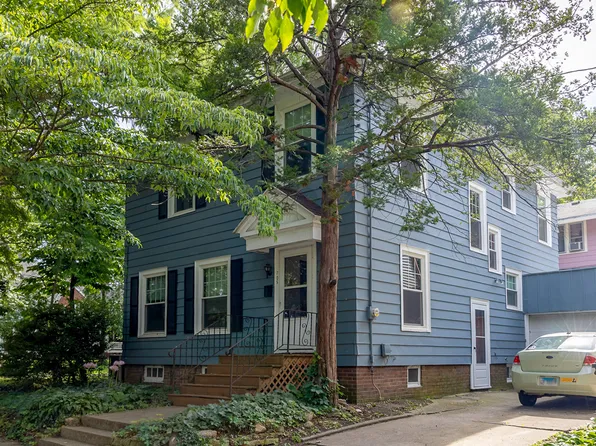 705 S Busey Ave, Urbana, IL 61801