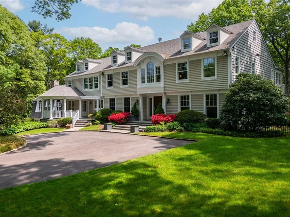 10 Redmond Lane, Oyster Bay, NY 11771