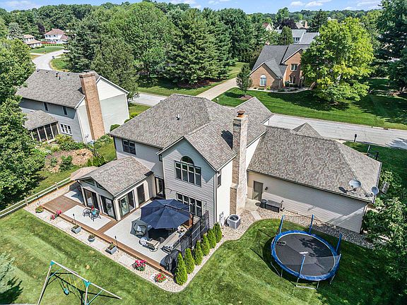 5th image of 51895 Foxdale Ln