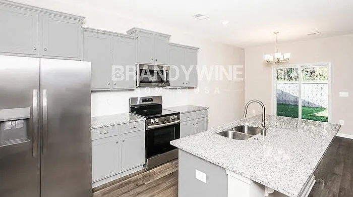 559 Glenmanor Dr — Photo 7