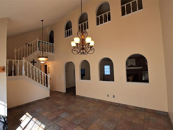 4th image of 1302 Iroquois Dr