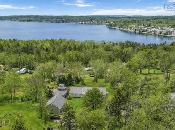 36 Kelly Dr, Chester, NS B0J 1T0