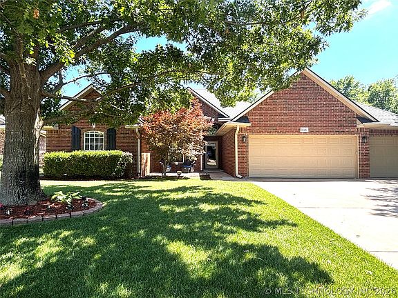 3rd image of 3526 Tara Dr