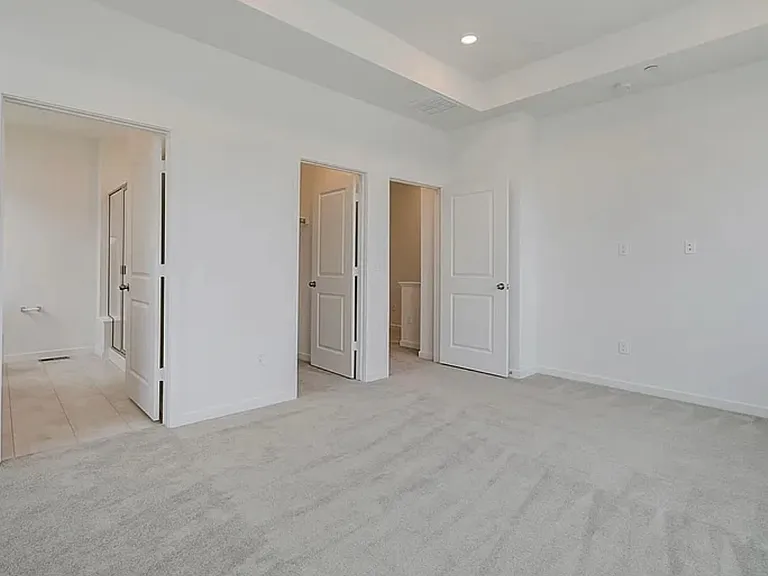 5483 Euclid Ct — Photo 17