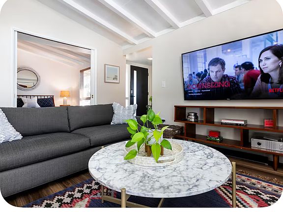 4th image of 7801 Capistrano Ave
