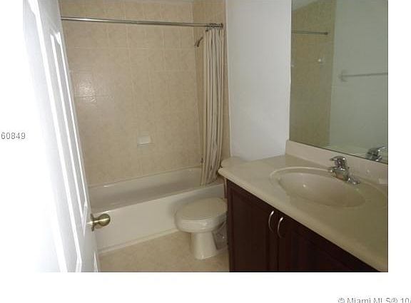 3rd image of 1518 SE 27th St