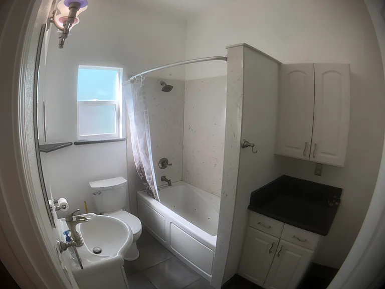 1015 Beamer St — Photo 3