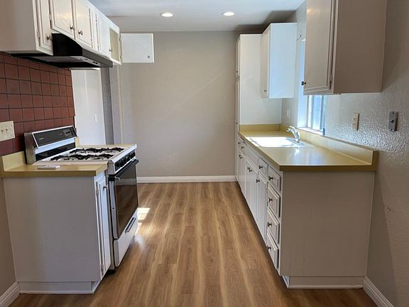 5th image of 310 E Blueridge Ave #318