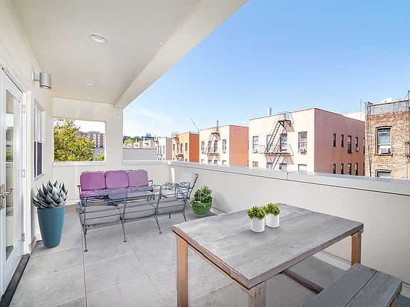 4th image of 221 W 148th St #Penthouse